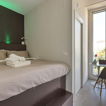 Alibi Suites Suite Museum: Gioiello Con Vista Sul Museo Archeologico Nazionale, Letto E Doccia Con Cromoterapia, Smart Tv, Wifi E A/C 루보디풀리아 외부 사진