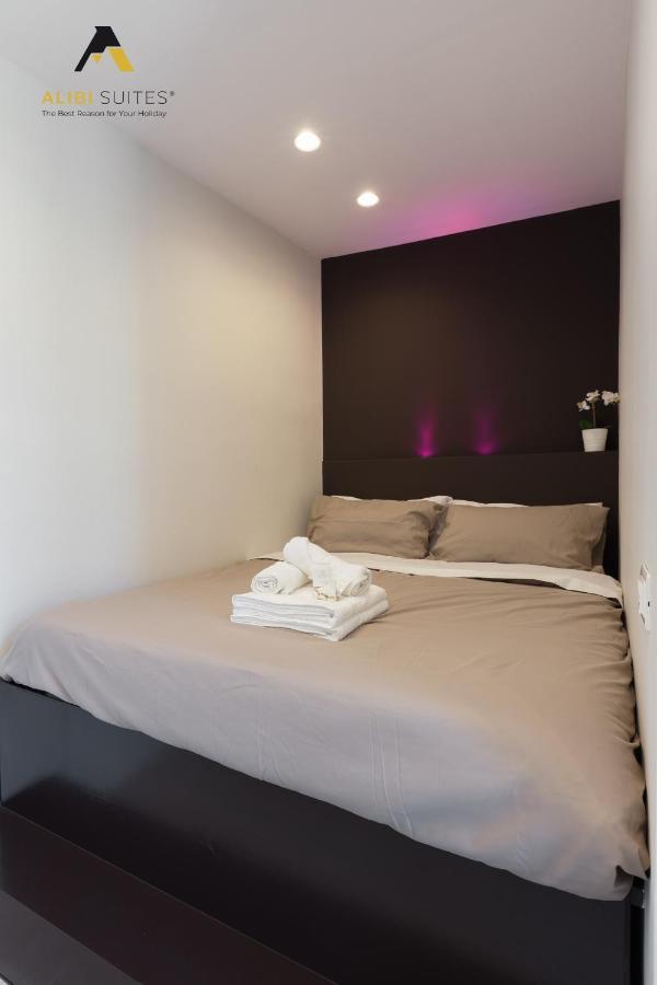 Alibi Suites Suite Museum: Gioiello Con Vista Sul Museo Archeologico Nazionale, Letto E Doccia Con Cromoterapia, Smart Tv, Wifi E A/C 루보디풀리아 외부 사진