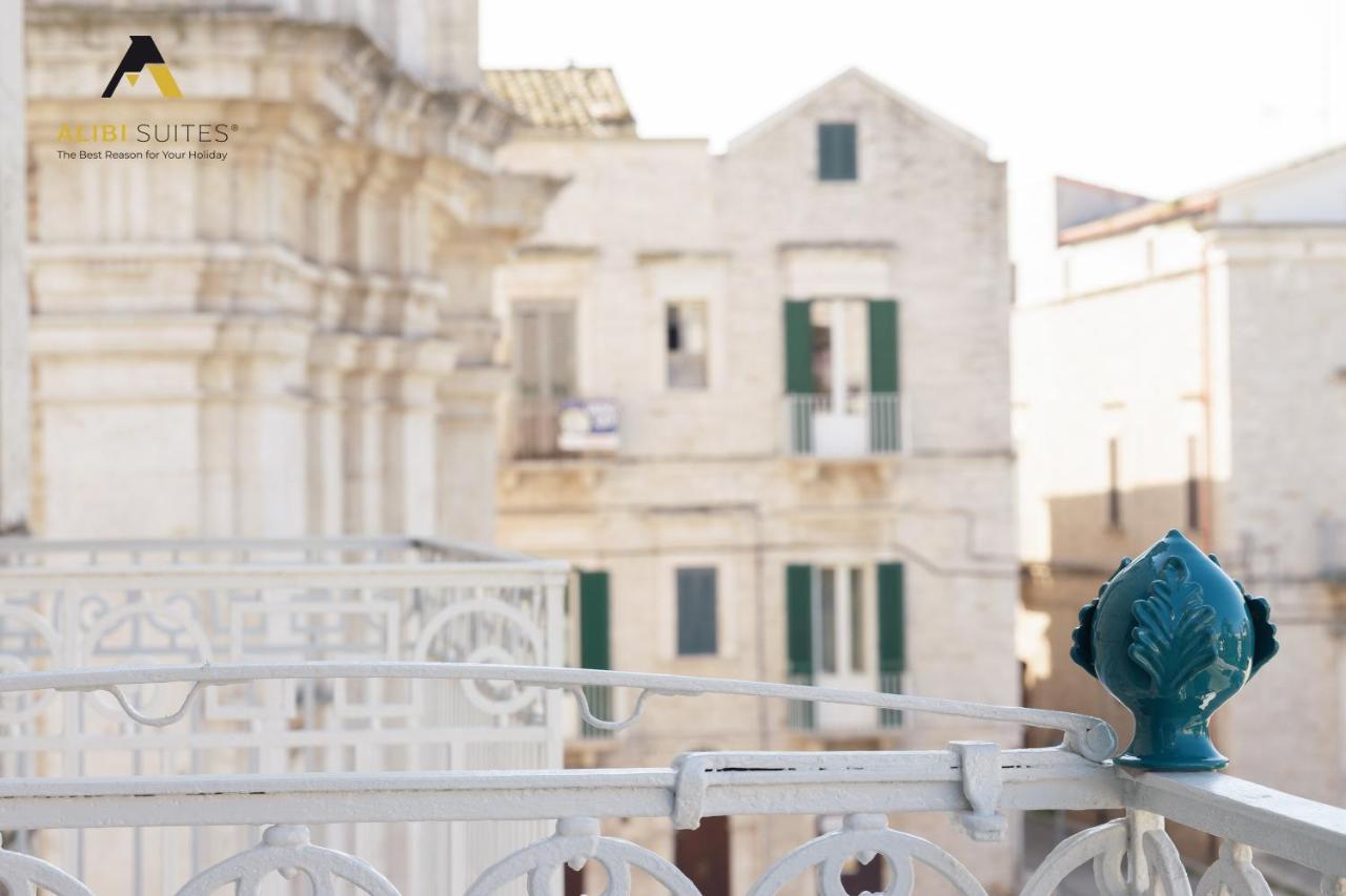 Alibi Suites Suite Museum: Gioiello Con Vista Sul Museo Archeologico Nazionale, Letto E Doccia Con Cromoterapia, Smart Tv, Wifi E A/C 루보디풀리아 외부 사진