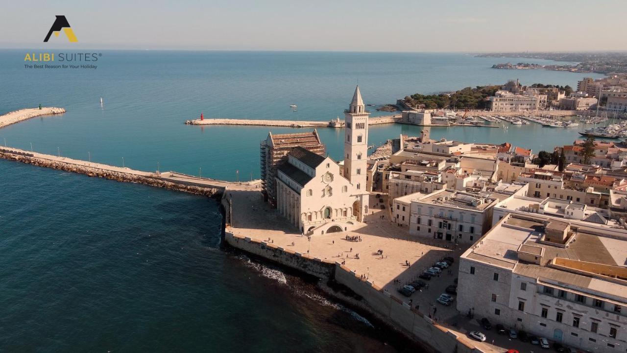 Alibi Suites Suite Museum: Gioiello Con Vista Sul Museo Archeologico Nazionale, Letto E Doccia Con Cromoterapia, Smart Tv, Wifi E A/C 루보디풀리아 외부 사진